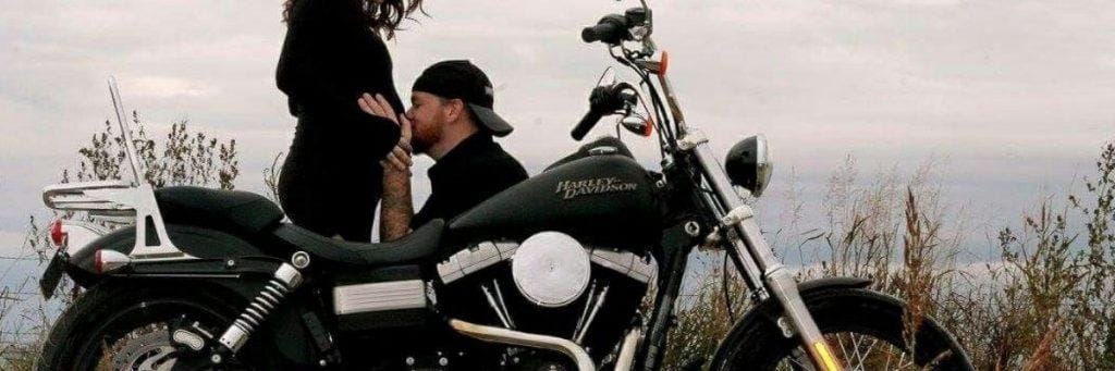 se-puede-viajar-en-moto-estando-embarazada
